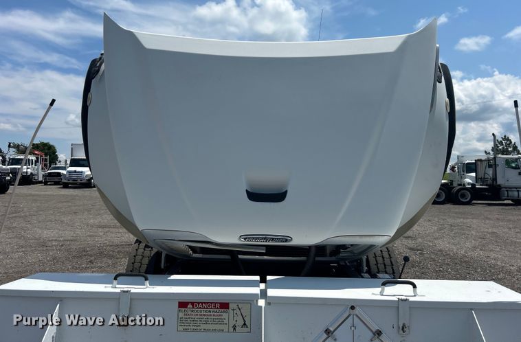 image for item EG0867 2010 Freightliner Business Class M2 crane truck