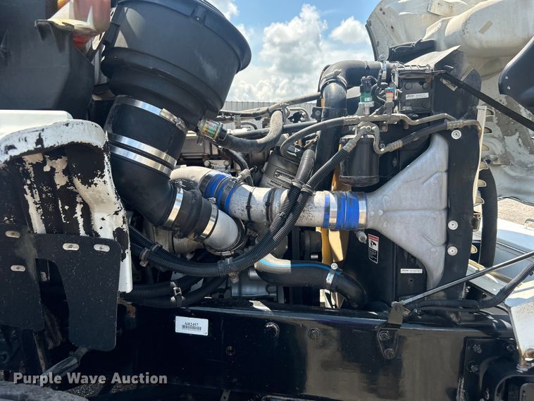 image for item EG0867 2010 Freightliner Business Class M2 crane truck