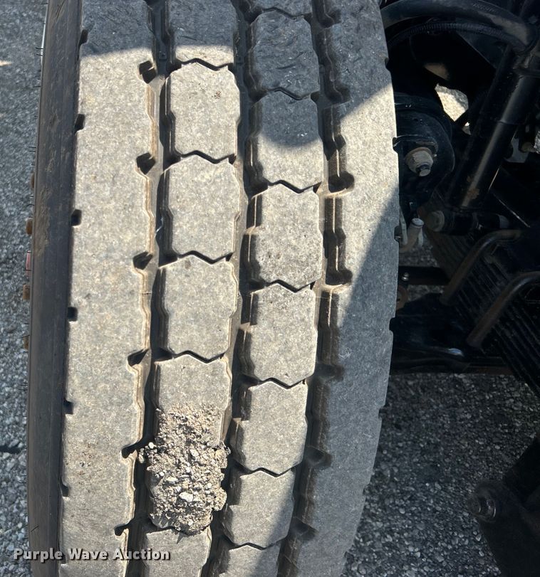 image for item EG0867 2010 Freightliner Business Class M2 crane truck