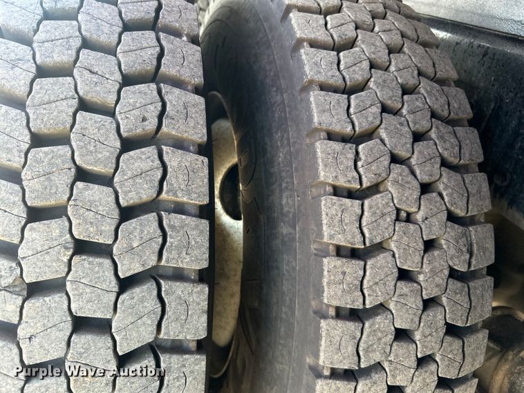 image for item EG0867 2010 Freightliner Business Class M2 crane truck