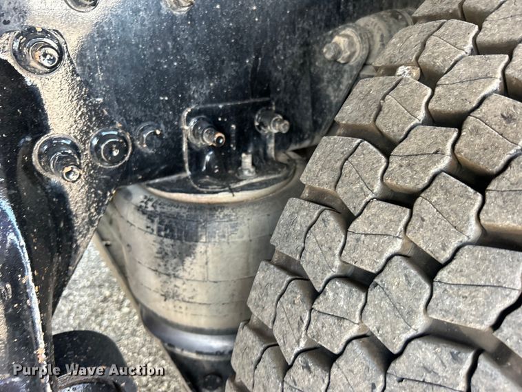 image for item EG0867 2010 Freightliner Business Class M2 crane truck