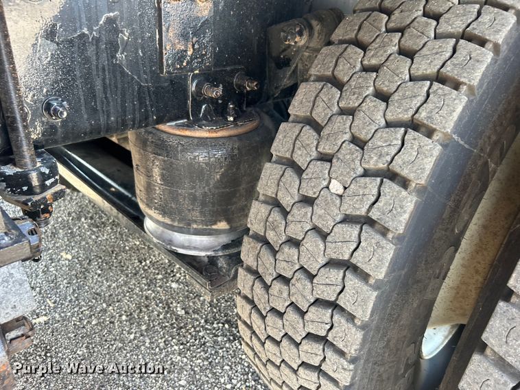 image for item EG0867 2010 Freightliner Business Class M2 crane truck