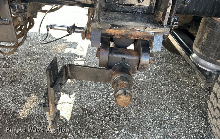 image for item EG0867 2010 Freightliner Business Class M2 crane truck