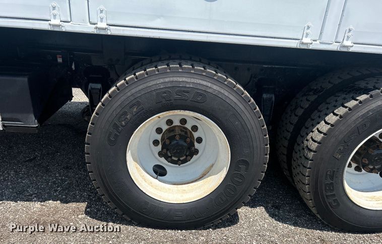 image for item EG0867 2010 Freightliner Business Class M2 crane truck