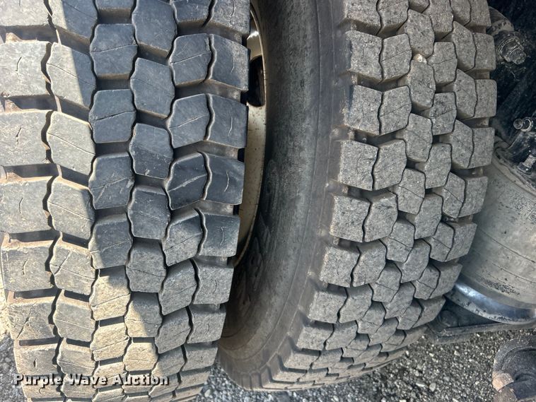 image for item EG0867 2010 Freightliner Business Class M2 crane truck