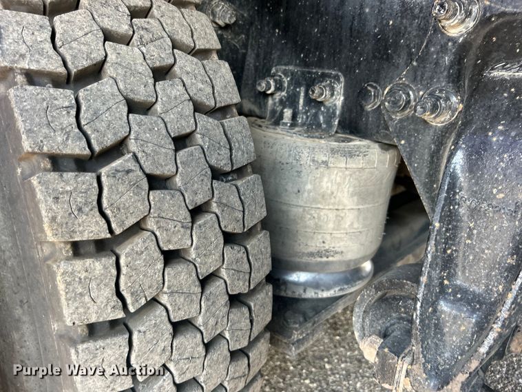 image for item EG0867 2010 Freightliner Business Class M2 crane truck