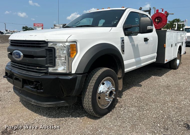 image for item EG0883 2017 Ford F450 Super Duty SuperCab utility / service truck