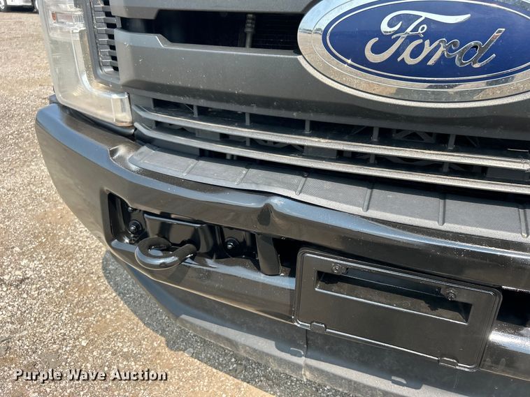 image for item EG0883 2017 Ford F450 Super Duty SuperCab utility / service truck