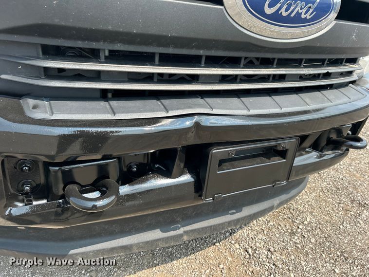 image for item EG0883 2017 Ford F450 Super Duty SuperCab utility / service truck