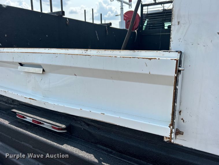 image for item EG0883 2017 Ford F450 Super Duty SuperCab utility / service truck