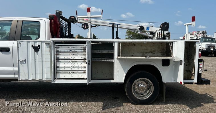 image for item EG0883 2017 Ford F450 Super Duty SuperCab utility / service truck