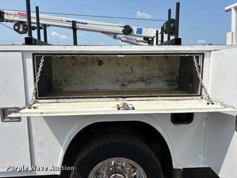 image for item EG0883 2017 Ford F450 Super Duty SuperCab utility / service truck