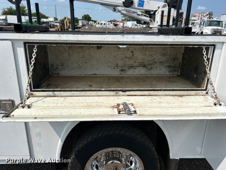 image for item EG0883 2017 Ford F450 Super Duty SuperCab utility / service truck