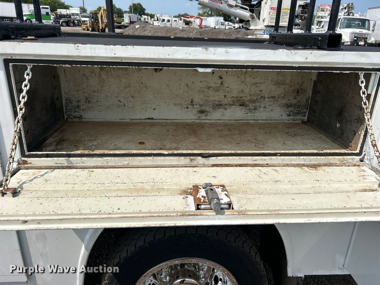 image for item EG0883 2017 Ford F450 Super Duty SuperCab utility / service truck