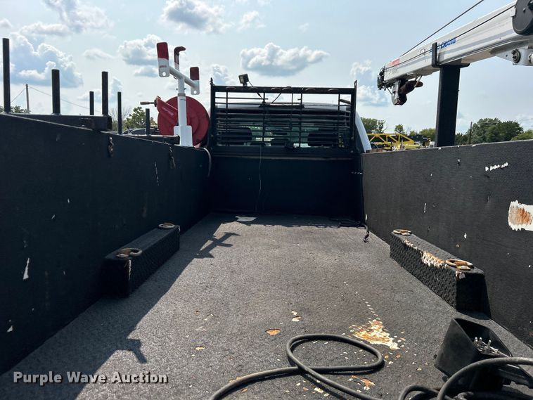 image for item EG0883 2017 Ford F450 Super Duty SuperCab utility / service truck