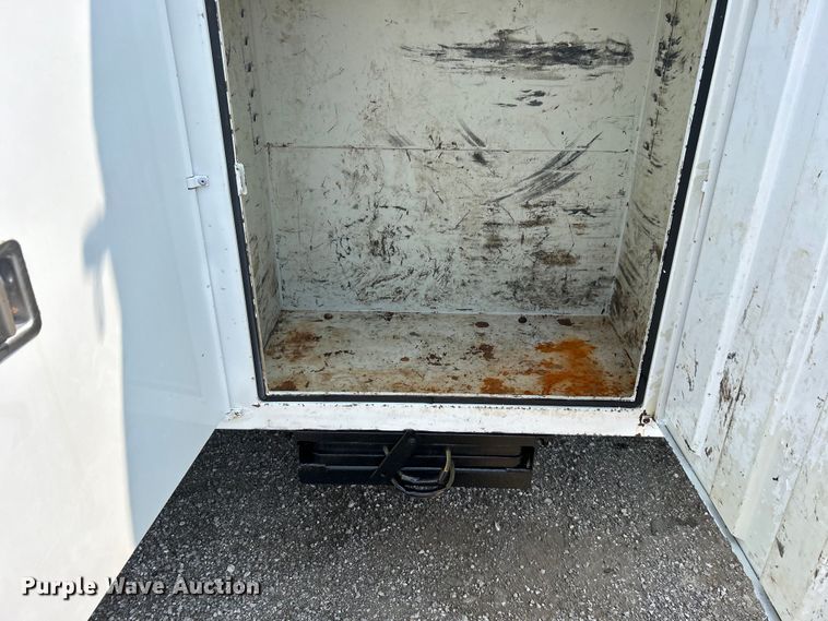 image for item EG0883 2017 Ford F450 Super Duty SuperCab utility / service truck