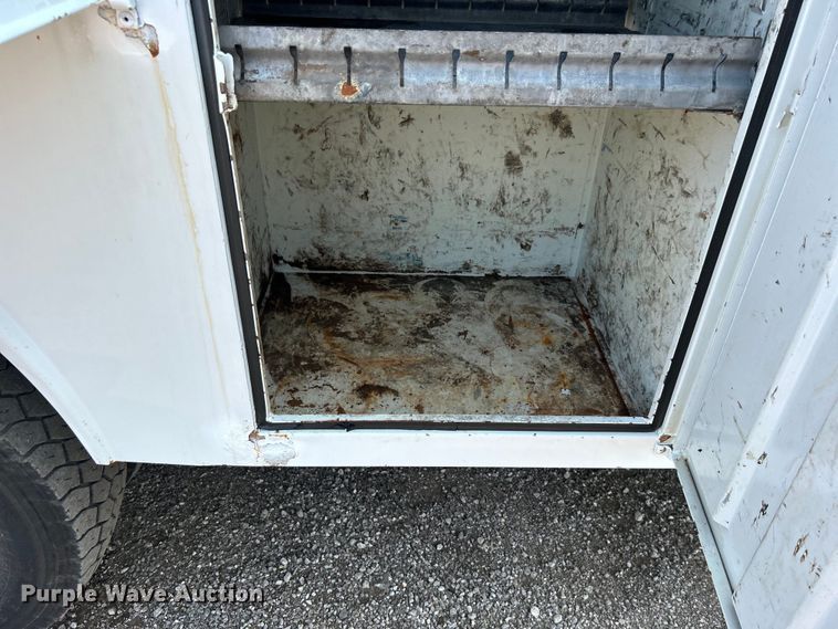 image for item EG0883 2017 Ford F450 Super Duty SuperCab utility / service truck