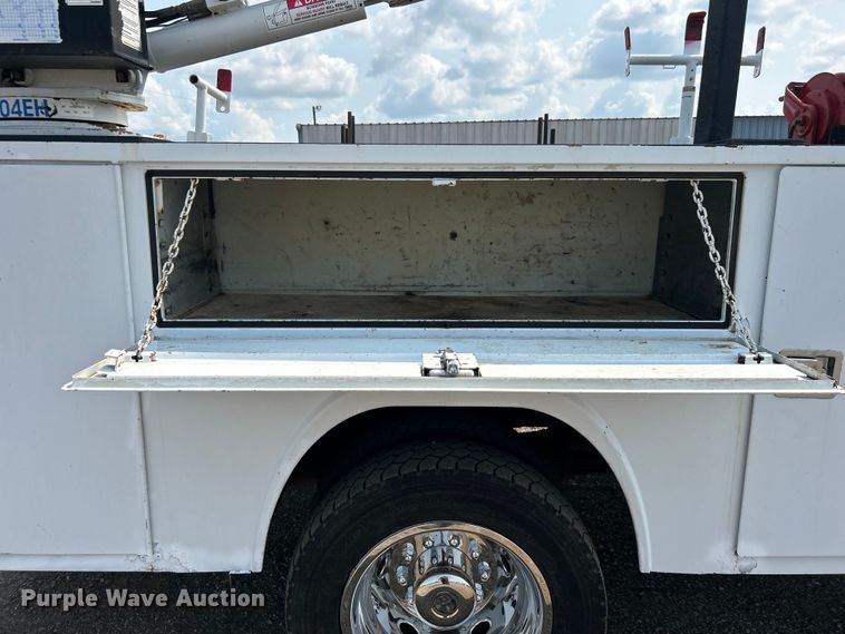 image for item EG0883 2017 Ford F450 Super Duty SuperCab utility / service truck