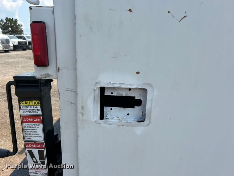 image for item EG0883 2017 Ford F450 Super Duty SuperCab utility / service truck