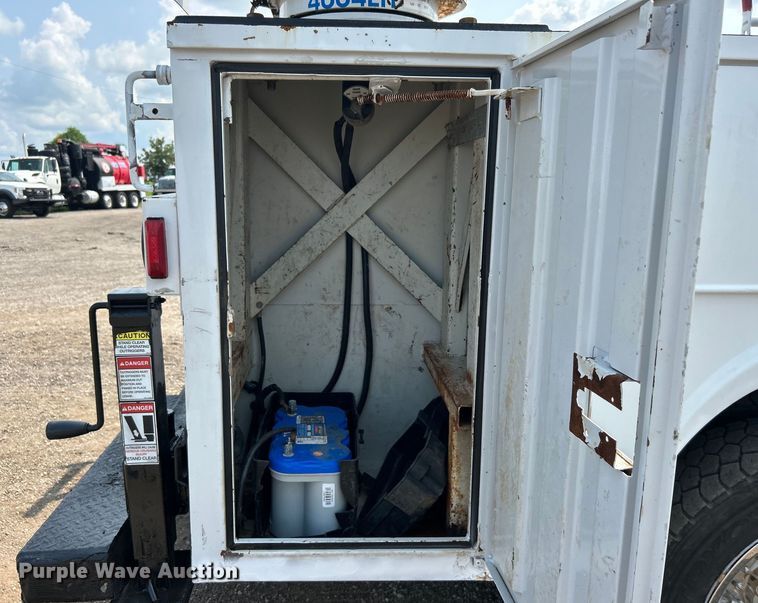 image for item EG0883 2017 Ford F450 Super Duty SuperCab utility / service truck