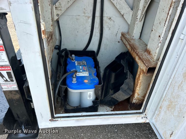 image for item EG0883 2017 Ford F450 Super Duty SuperCab utility / service truck