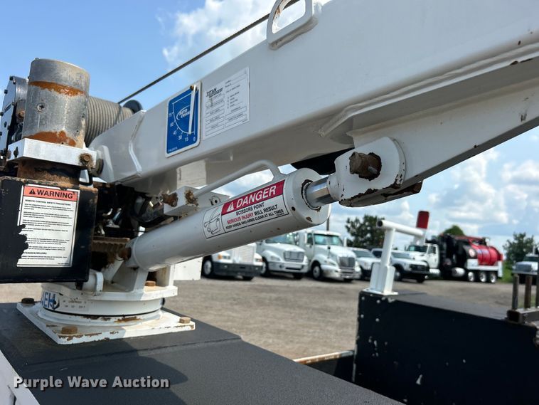 image for item EG0883 2017 Ford F450 Super Duty SuperCab utility / service truck