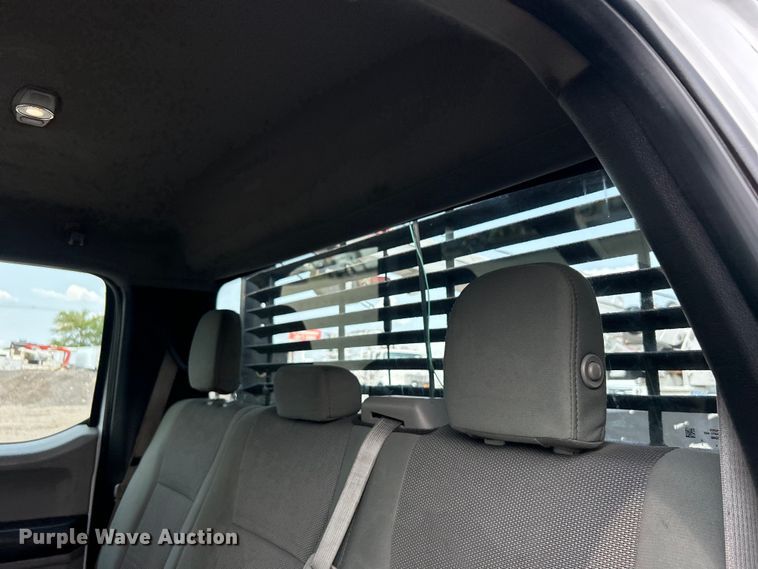 image for item EG0883 2017 Ford F450 Super Duty SuperCab utility / service truck