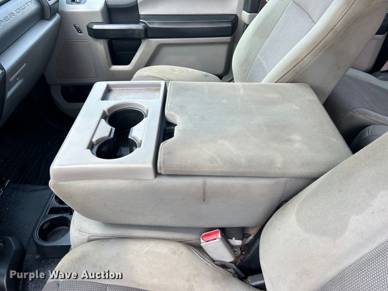 image for item EG0883 2017 Ford F450 Super Duty SuperCab utility / service truck