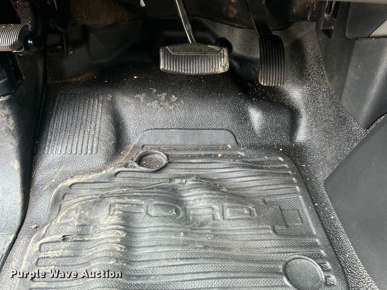 image for item EG0883 2017 Ford F450 Super Duty SuperCab utility / service truck