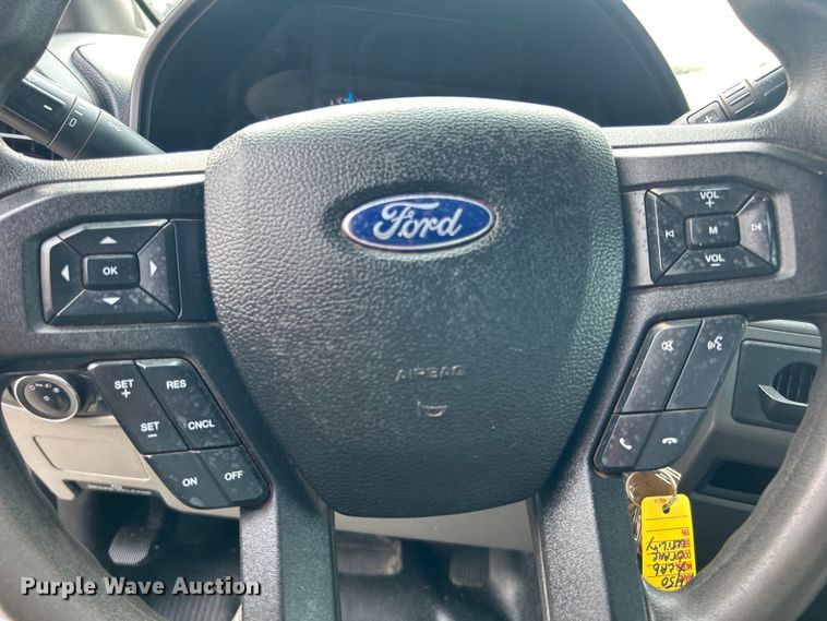 image for item EG0883 2017 Ford F450 Super Duty SuperCab utility / service truck