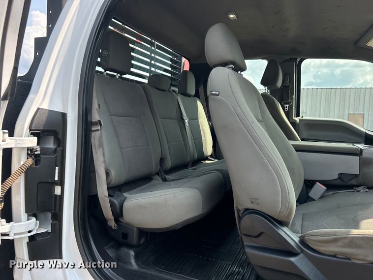 image for item EG0883 2017 Ford F450 Super Duty SuperCab utility / service truck