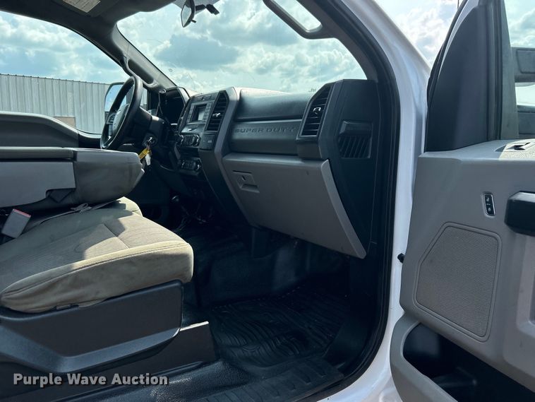 image for item EG0883 2017 Ford F450 Super Duty SuperCab utility / service truck