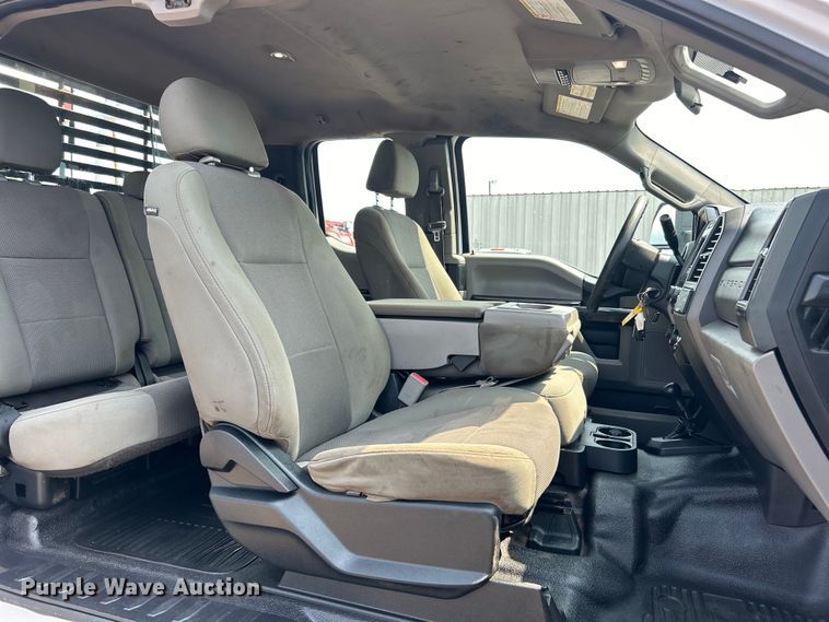 image for item EG0883 2017 Ford F450 Super Duty SuperCab utility / service truck