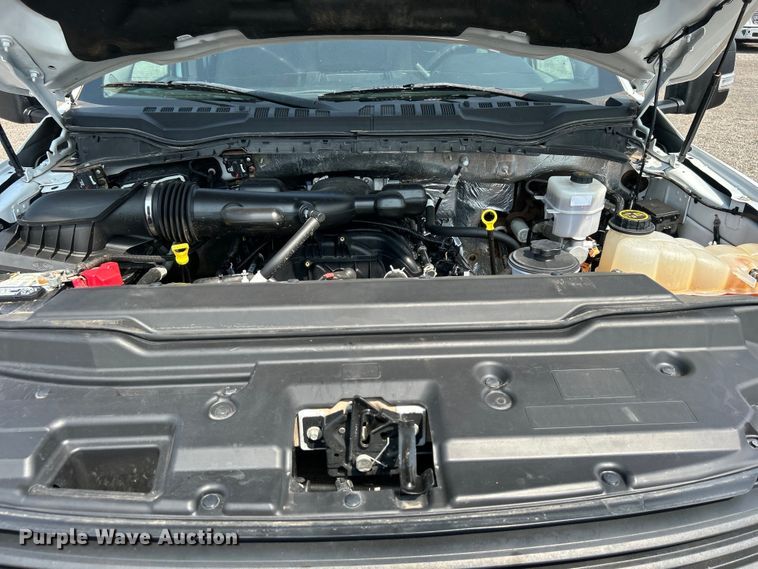 image for item EG0883 2017 Ford F450 Super Duty SuperCab utility / service truck