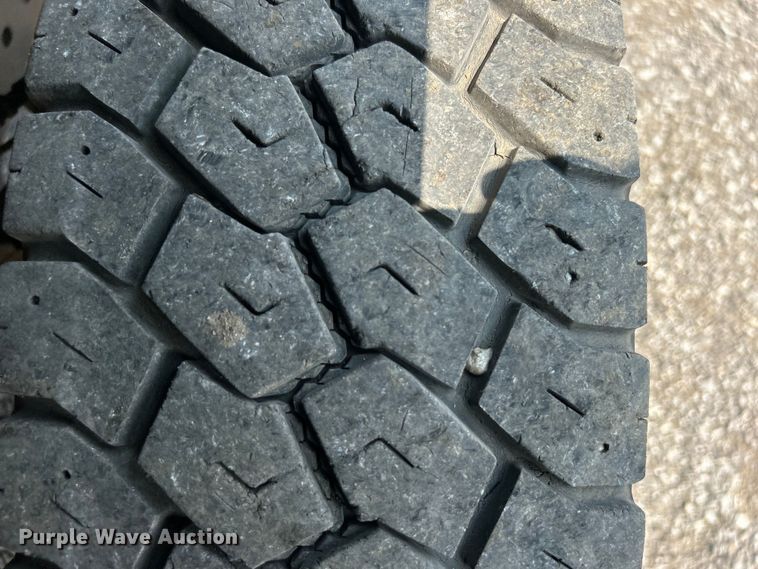 image for item EG0883 2017 Ford F450 Super Duty SuperCab utility / service truck