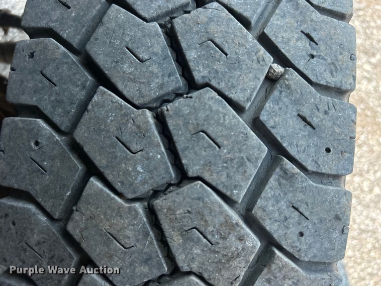 image for item EG0883 2017 Ford F450 Super Duty SuperCab utility / service truck