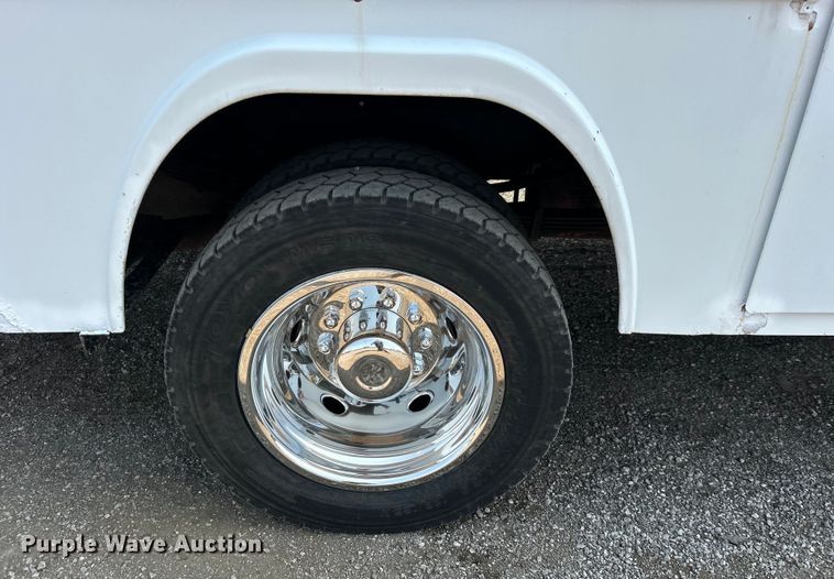 image for item EG0883 2017 Ford F450 Super Duty SuperCab utility / service truck