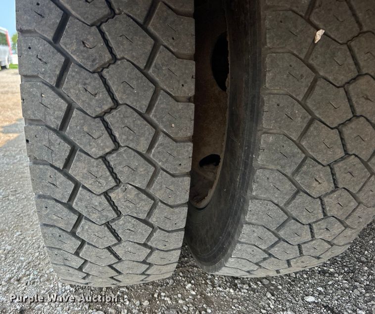 image for item EG0883 2017 Ford F450 Super Duty SuperCab utility / service truck