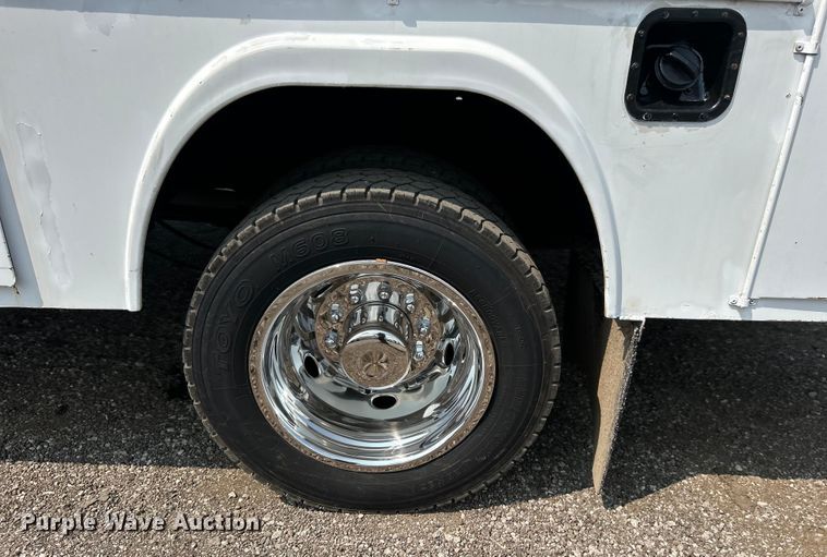 image for item EG0883 2017 Ford F450 Super Duty SuperCab utility / service truck