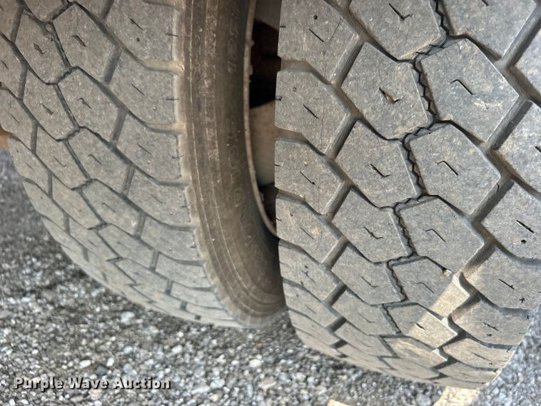 image for item EG0883 2017 Ford F450 Super Duty SuperCab utility / service truck