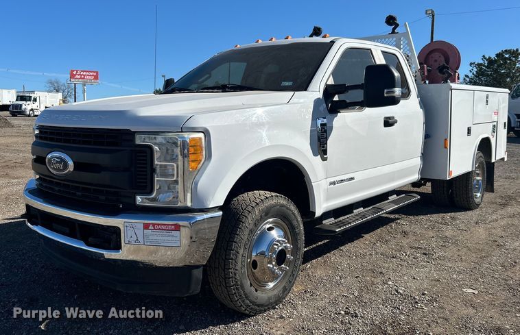 image for item EG1232 2017 Ford F350 Super Duty SuperCab utility bed pickup truck