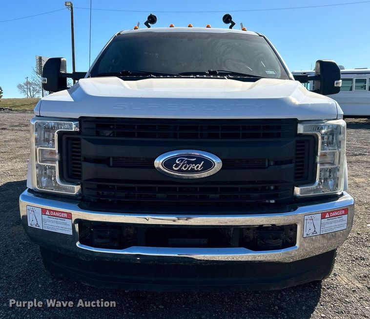 image for item EG1232 2017 Ford F350 Super Duty SuperCab utility bed pickup truck