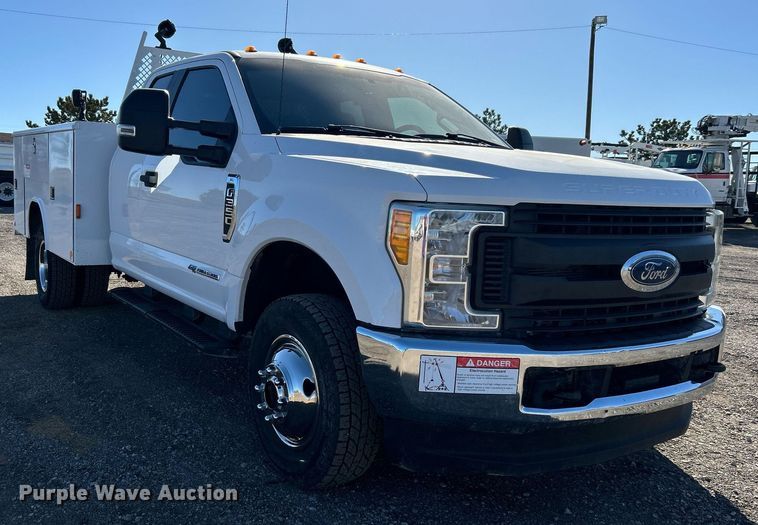 image for item EG1232 2017 Ford F350 Super Duty SuperCab utility bed pickup truck