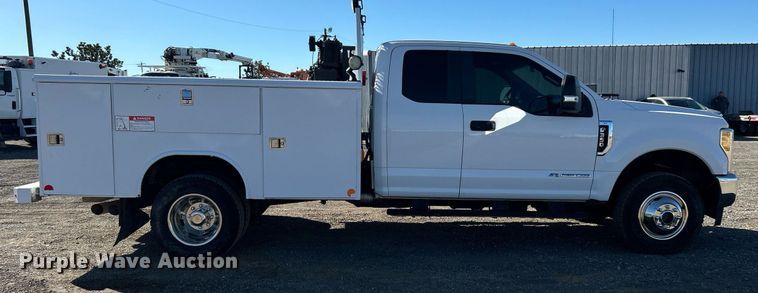 image for item EG1232 2017 Ford F350 Super Duty SuperCab utility bed pickup truck