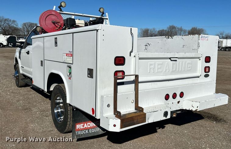 image for item EG1232 2017 Ford F350 Super Duty SuperCab utility bed pickup truck