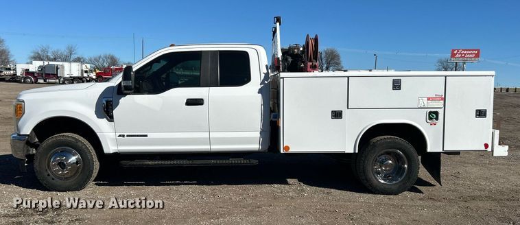 image for item EG1232 2017 Ford F350 Super Duty SuperCab utility bed pickup truck