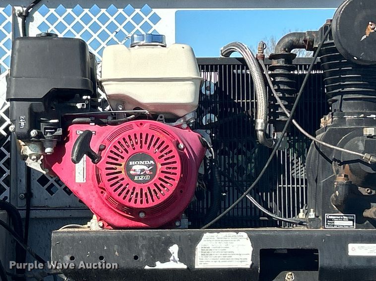 image for item EG1232 2017 Ford F350 Super Duty SuperCab utility bed pickup truck