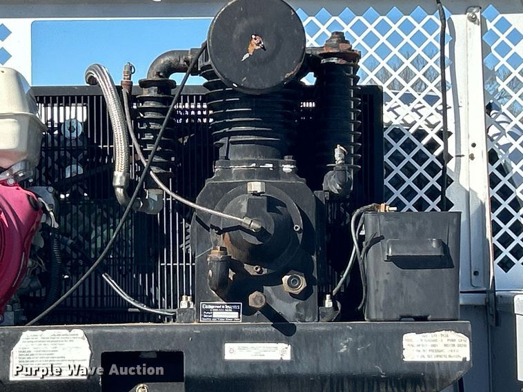 image for item EG1232 2017 Ford F350 Super Duty SuperCab utility bed pickup truck