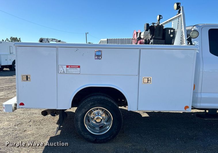 image for item EG1232 2017 Ford F350 Super Duty SuperCab utility bed pickup truck