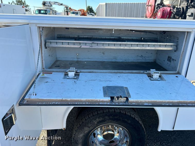 image for item EG1232 2017 Ford F350 Super Duty SuperCab utility bed pickup truck